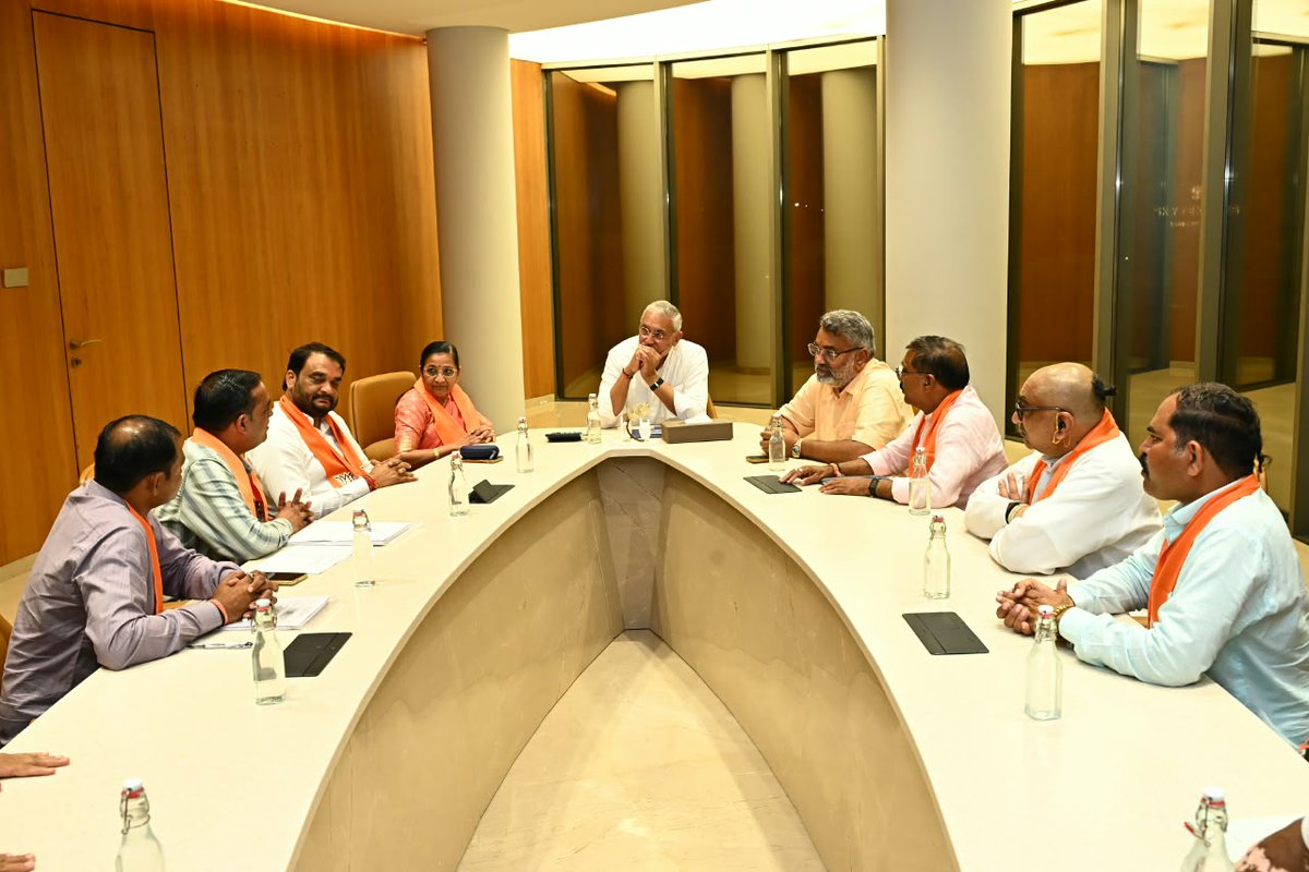 BJP4Gujarat's tweet photo. પ્રદેશ અધ્યક્ષ શ્રી @iJagdishBJP ની અધ્યક્ષતામાં લાઠીદળ ખાતે બોટાદ જિલ્લા સંકલન બેઠક યોજાઈ. https://t.co/j91BYGejfH