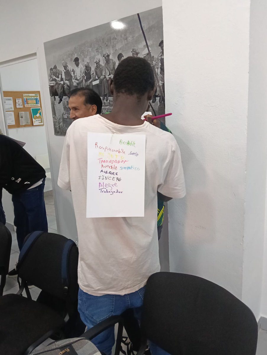 aNOESSO's tweet photo. 💙 El alumnado de Personal de Almacén ha trabajado hoy la autoestima, aprendiendo a reconocer sus fortalezas, valorar sus capacidades y afrontar nuevos retos con mayor confianza.

Creer en nuestras posibilidades también mejora la empleabilidad. 🌱

Programa Incorpora @FundlaCaixa https://t.co/tHBCnbbzP0