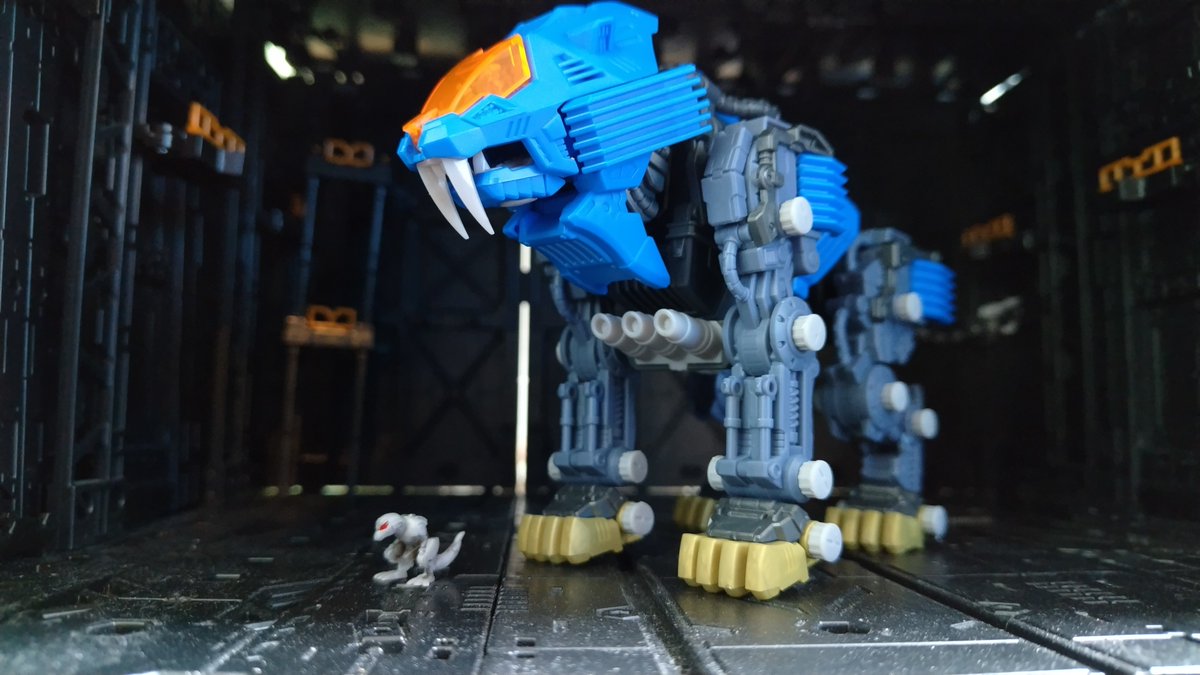 arms285002's tweet photo. #今月作ったプラモ晒そうぜ
今月はマクロス、ゾイド、ガンプラと色々やった感じ。
振り返ると、パイロットフィギュアの塗装があるキットばっかりだったw https://t.co/kTIhfx4boK