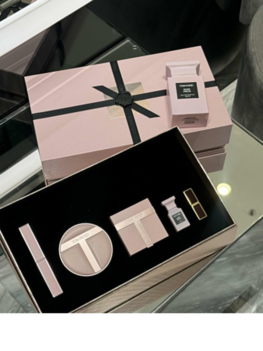 LSQKathleen's tweet photo. It brings together delicate color combinations and luxurious textures to complete an elegant and feminine atmosphere https://t.co/6d0NxbznpQ