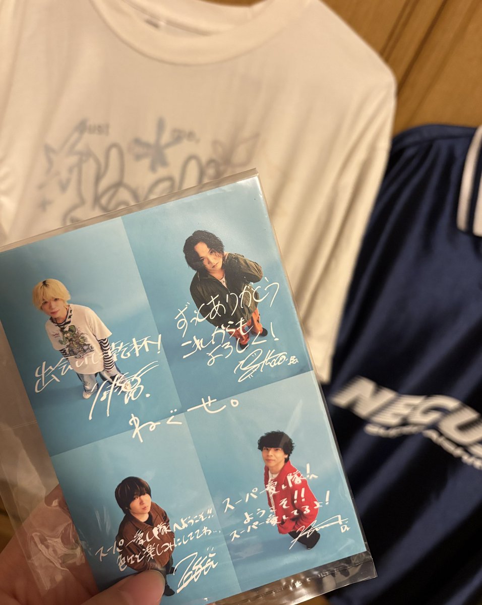 rinut97's tweet photo. グッズ届いたー！！！
ユニ袖長めなのに丈いいぐらいでめちゃかわ🫶
@neguseofficial_ https://t.co/wdVHvj6D9y