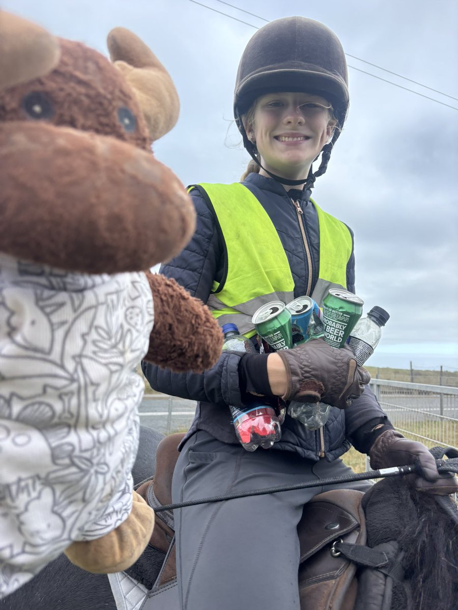 waddells74's tweet photo. 11.5 yrs Binning 🗑️ other humans #litter left behind! Remember it takes 2minutes to #Binit 🗑️ trot off to a Bin 🗑️ ⚠️ dangerous ‼️ Flung along 🛣️ roadsides keeping us all safe 👧 🐴 🦌 🚙 🚐 🚲 🏍️ 🚛 🛻 🚌 #Cambois #Northumberland 😊 xx https://t.co/qGoFFPABCs