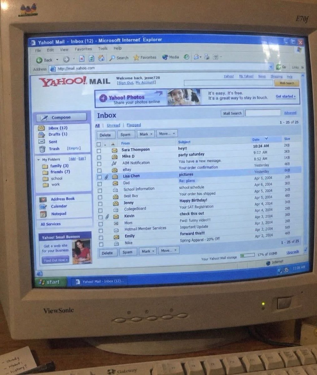 TheRetroRoomRoo's tweet photo. Yahoo mail during the early internet was it 🌐 https://t.co/kw6SWyccDe