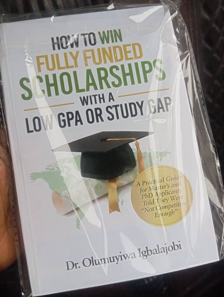 olumuyiwaayo's tweet photo. Happy to give out 100 copies of my paperback book, courtesy of @OIFoundation2!

See you in Ado-Ekiti! 👏 https://t.co/rZ4DmBLCSp
