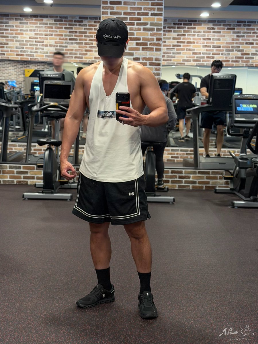 docthehotone's tweet photo. lighting matters

#gym https://t.co/7CY105eohG