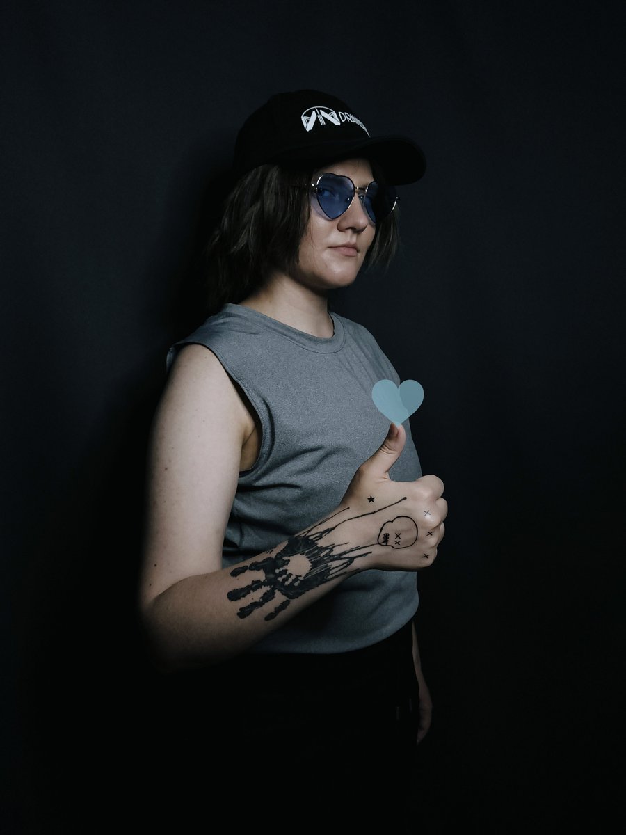 cheeky_sammy's tweet photo. I genuinely can’t see Sam without my tar handprint tattoo anymore 

I keep looking at his hand in the game and I’m like... SOMETHING IS MISSING

#DeathStranding2 https://t.co/8pn1sirCqU