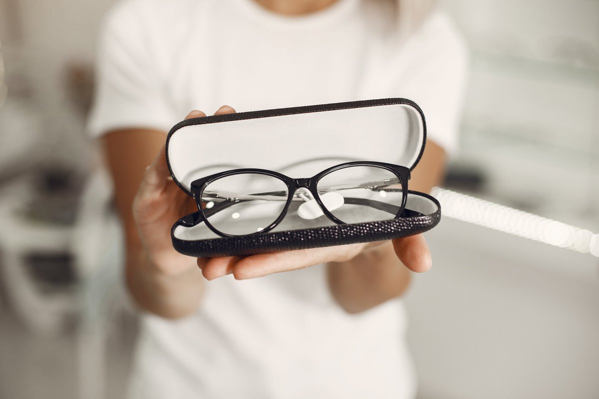 taraboo1776's tweet photo. Fit your lenses in New Frames with Ease! Don't let broken frames hold you back! At Tager Optical, we specialize in finding the perfect frames for your undamaged lenses, ensuring a seamless fit. Experience our 99% success rate to find a frame without the high cost of new lenses. https://t.co/jzgqO1jCKW