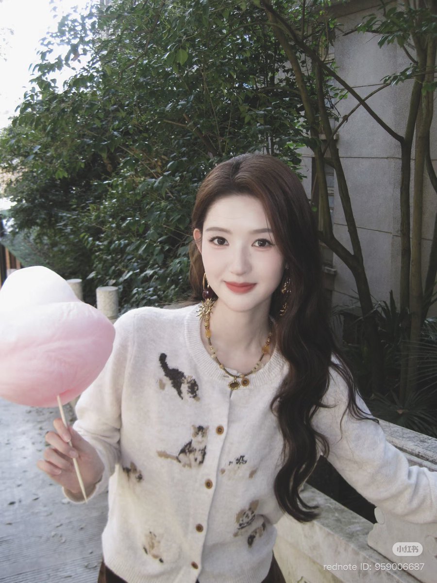 Yuwoen tweet picture