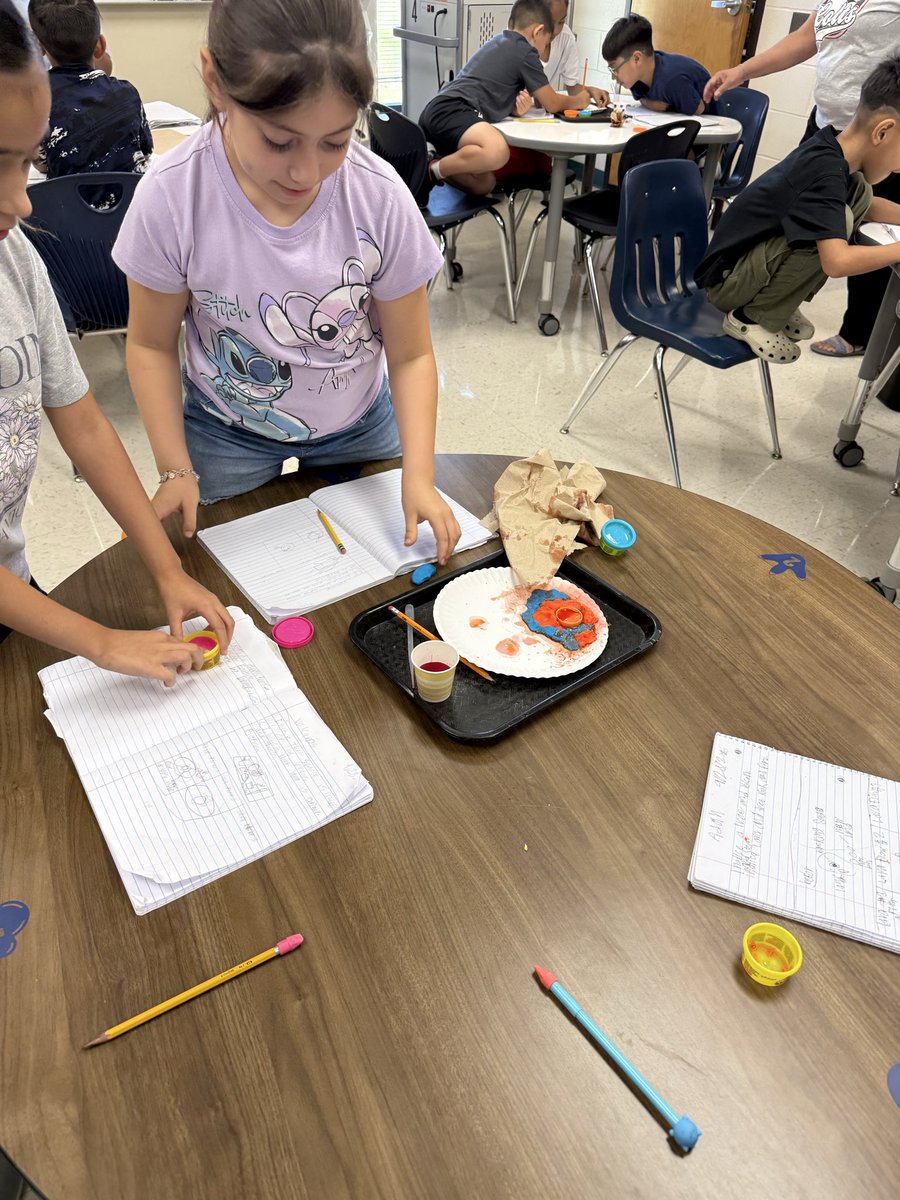 Michelle_STEM's tweet photo. My favorite lab of the year so far!!! 3rd grade students created a model of volcanoes forming new land!! https://t.co/oCS5ma6D1e