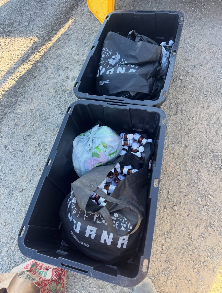 DRANKTWEET's tweet photo. Taking out trash today https://t.co/SSh0zx4mc5