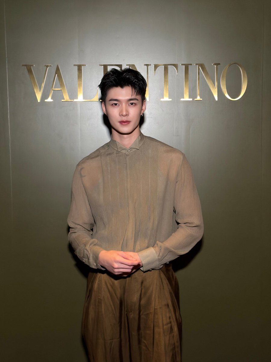 222NantANgalcsh's tweet photo. Thank you @MaisonValentino for having ‘Meen’ at ‘VALENTINO INTERFERENZE LUNCH / DINNER’ 🙏

MEEN WITH VALENTINO
#ValentinoInterferenze
#Meennicha8 https://t.co/ewSSDRXr5D