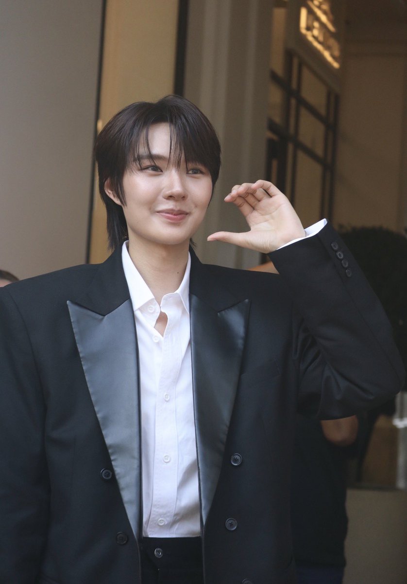 hiruntang's tweet photo. SO SO HANDSOME !!!!!! (cr.puppy) 

A DELVAUX MOMENT WITH NAMPING
#NampingxDelvaux
#Delvaux
#nampingster https://t.co/polkmxUfTl