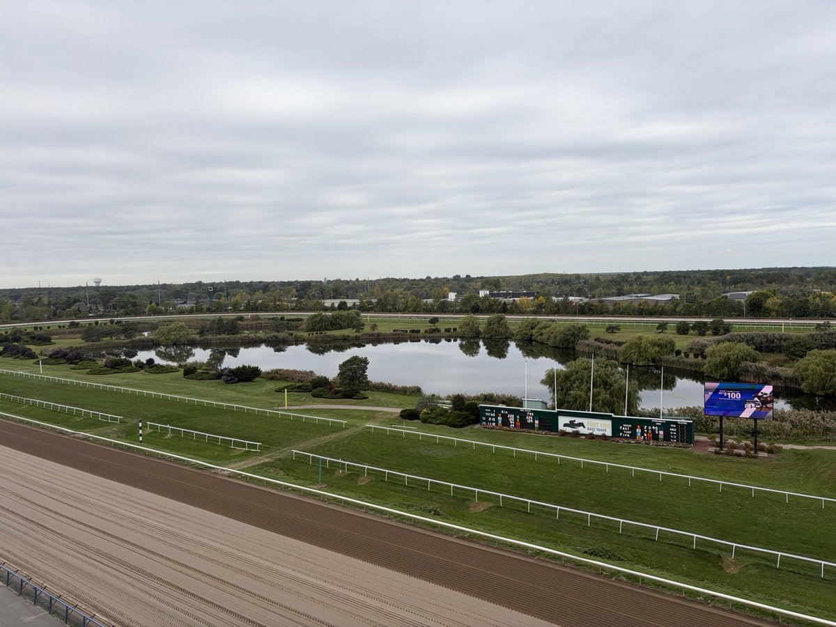 LDMcPherson's tweet photo. Still looks green in the picture but the fall colours are coming out more and more each day @Forterieracing, FAST and FIRM, rail at 12ft for a 7 race card starting at 12:15 ET. JH5 c/o is $4764 in R7.

SCRATCHES
R4: #1
R7: #8 MTO https://t.co/l36gUutOd5