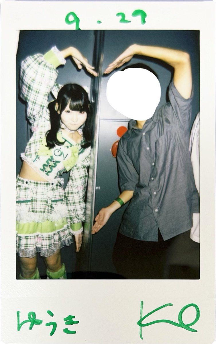 konochan6868's tweet photo. ちなむと元画像これです、ツーショチェキ2枚撮ってがっちゃんこしました() https://t.co/sfCN8RJG6f
