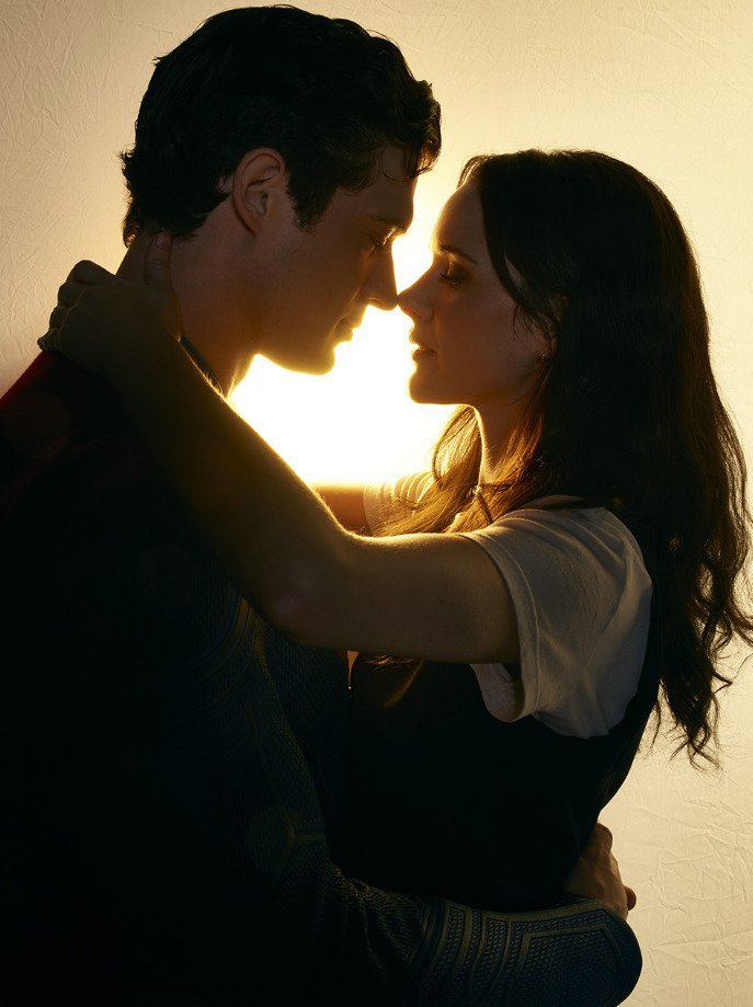 DCFilmNews's tweet photo. New SUPERMAN promo photos have been revealed!

(Via @deepsgills) https://t.co/2vlMFqiRVv