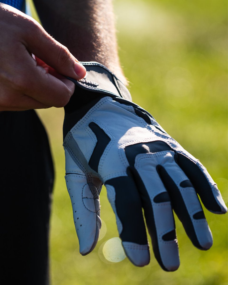 bionicgloves's tweet photo. Your gloves should feel as good as they perform. 🙌 Discover a better fit with Bionic. #teambionic https://t.co/7iU04s2uVj