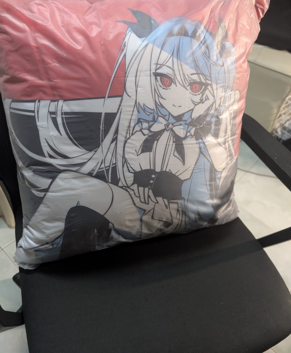 Stryager's tweet photo. Lilith merch finally came  🎉🎉🎉🥳🥳 https://t.co/K4IK1C21K6