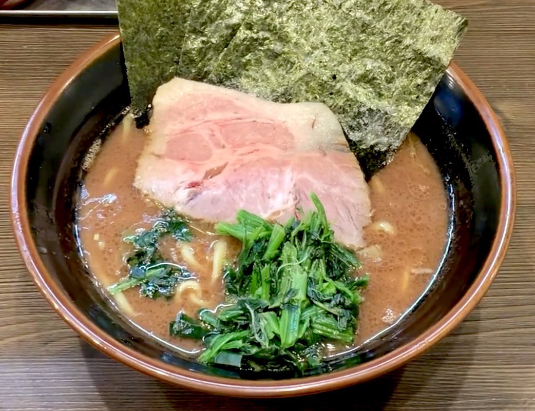 shige0805's tweet photo. 色々な限定ラーメンをやってますが、オリジナルのラーメンあってこその限定。 https://t.co/XBOMkMt8IH