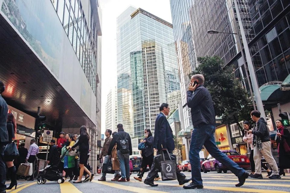 janeroseer's tweet photo. Watching the busy people on the streets, a 2.8% raise in salary still isnt enough to keep up with inflation  workers wallets just arent getting any fatter. https://t.co/Sde3LnvJno