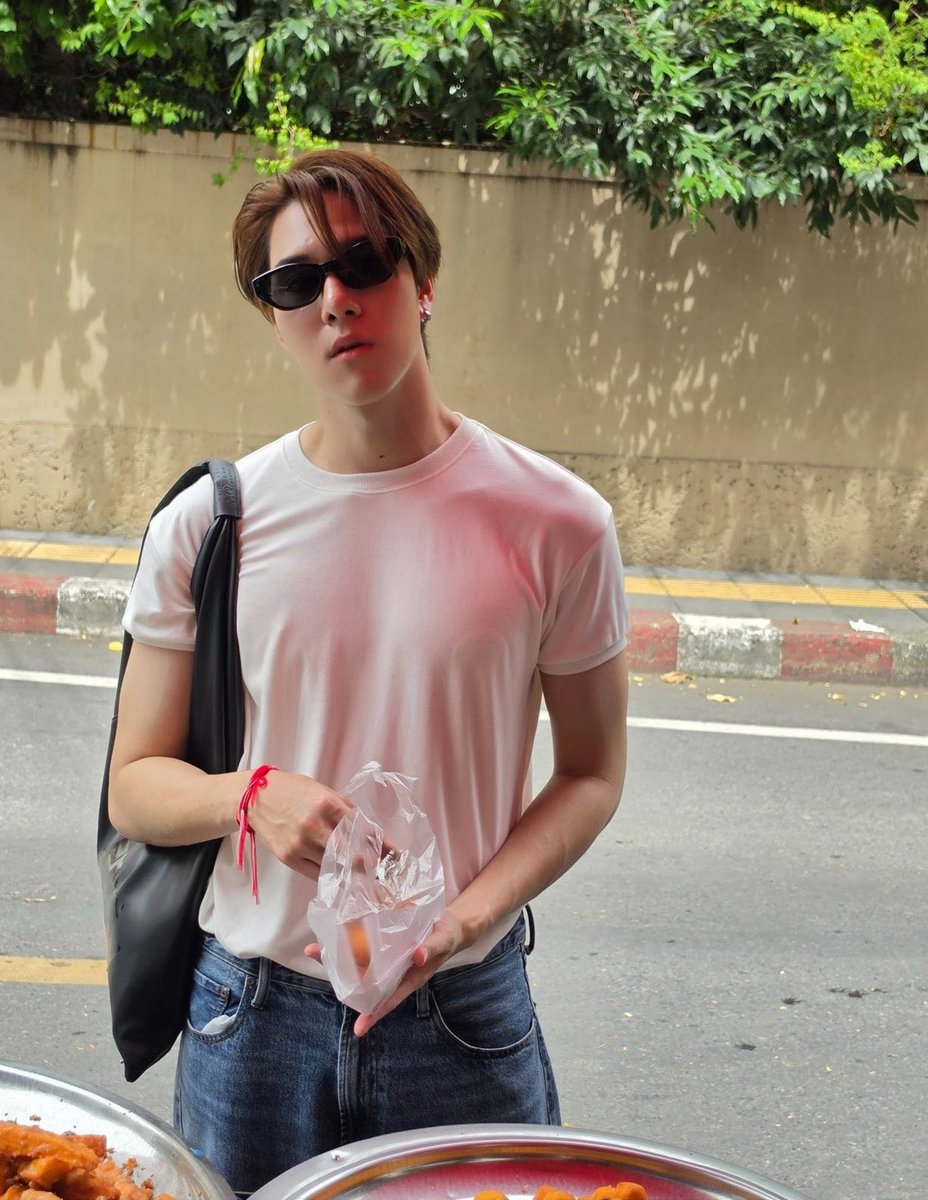 memaimelodyy's tweet photo. ((( ใช่คร๊ะะ และนี่คือหุ่นของคนที่อีสของจ้ำม่ำหวาน ของทอด ผักทอด แป้งทอด โซ๊ะก็คือโซ๊ะอะ 🙂‍↕️❤️‍🩹 ))) https://t.co/9tJFUtaJo2