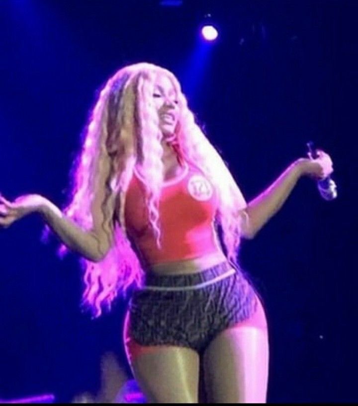 tjqix's tweet photo. There’s just something about Nicki in a blonde wig/Fendi that makes her look even more phenomenal. Like, she’s already THAT girl, but blonde Nicki? A whole different level of gorgeous. 💋 https://t.co/cz8pQQko6A