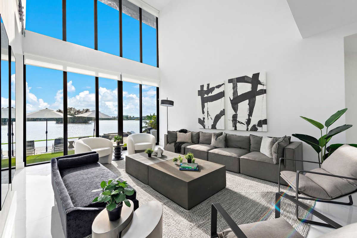 JatinaGroup's tweet photo. From the gourmet kitchen &amp; spacious upstairs loft to the infinity pool and alfresco dining area, every space is designed for elevated living.  Wake up to water views from the master suite balcony, spend the afternoon by the pool, and let the evening unfold under the Miami sky. https://t.co/HgqdLAGsn9