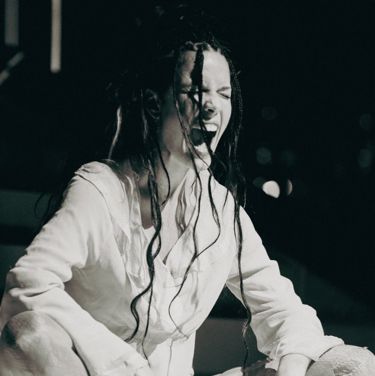halseydata's tweet photo. .@halsey has released the live album “The Girl In The Tower” as a free download in celebration of her birthday!

— Download it here: https://t.co/D9kXRSzZVN  https://t.co/wyccXeDrT5