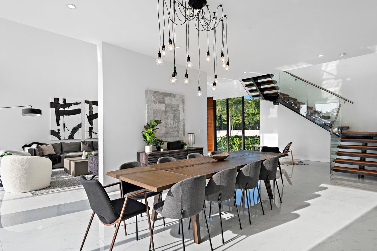 JatinaGroup's tweet photo. From the gourmet kitchen &amp; spacious upstairs loft to the infinity pool and alfresco dining area, every space is designed for elevated living.  Wake up to water views from the master suite balcony, spend the afternoon by the pool, and let the evening unfold under the Miami sky. https://t.co/HgqdLAGsn9