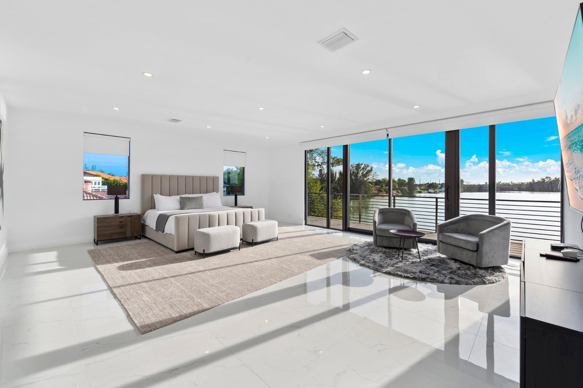 JatinaGroup's tweet photo. From the gourmet kitchen &amp; spacious upstairs loft to the infinity pool and alfresco dining area, every space is designed for elevated living.  Wake up to water views from the master suite balcony, spend the afternoon by the pool, and let the evening unfold under the Miami sky. https://t.co/HgqdLAGsn9