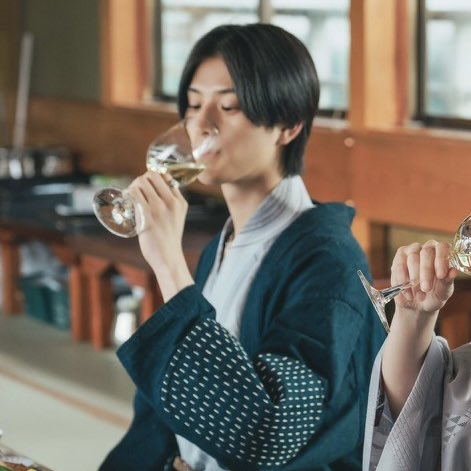 __20050413's tweet photo. ワイン飲んでこの反応愛おしすぎるよ😞💕 https://t.co/onqKI4P1bb