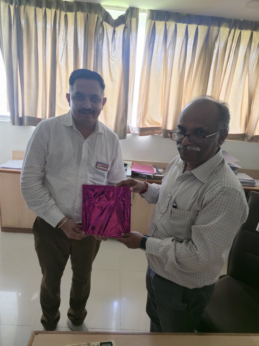 d_p_gohel's tweet photo. Honoured to deliver an Expert Session on Computer Organization &amp; Architecture (COA) for BCA students at The Maharaja Sayajirao University of Baroda. 🎓💻

#MSUniversityBaroda #COA #ComputerScience #ExpertSession #GuestLecture #Teaching #HigherEducation https://t.co/ohYFK9MGRy