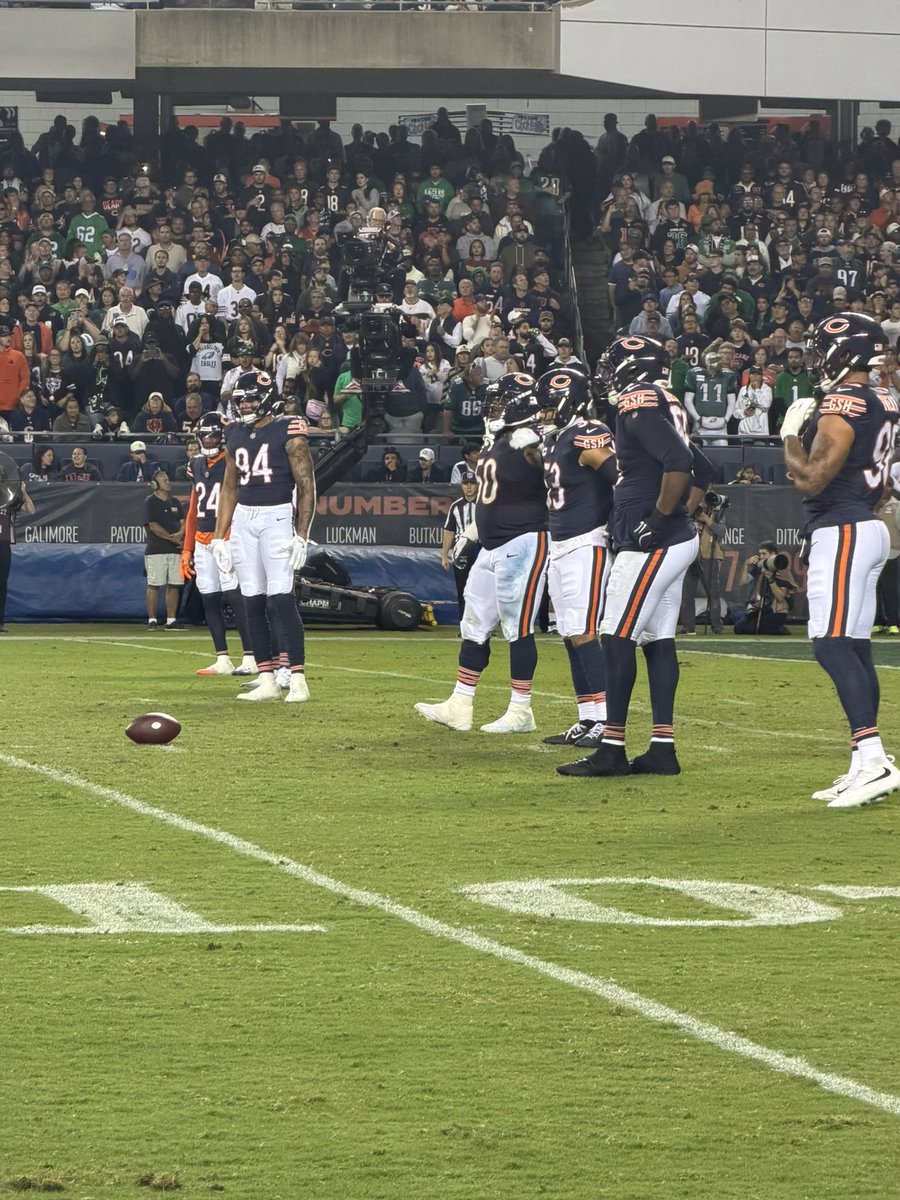 VivalaZito's tweet photo. Ate this Victory Steak 🥩 last night at midnight in my robe. I thought I was going to wake up with gout. But I’m in the clear. 

But felt like a movie last night. It was amazing to be able to be boots on the ground. In the best city in the world. 🐻⬇️

#DaBears https://t.co/yiBP2oTT2W