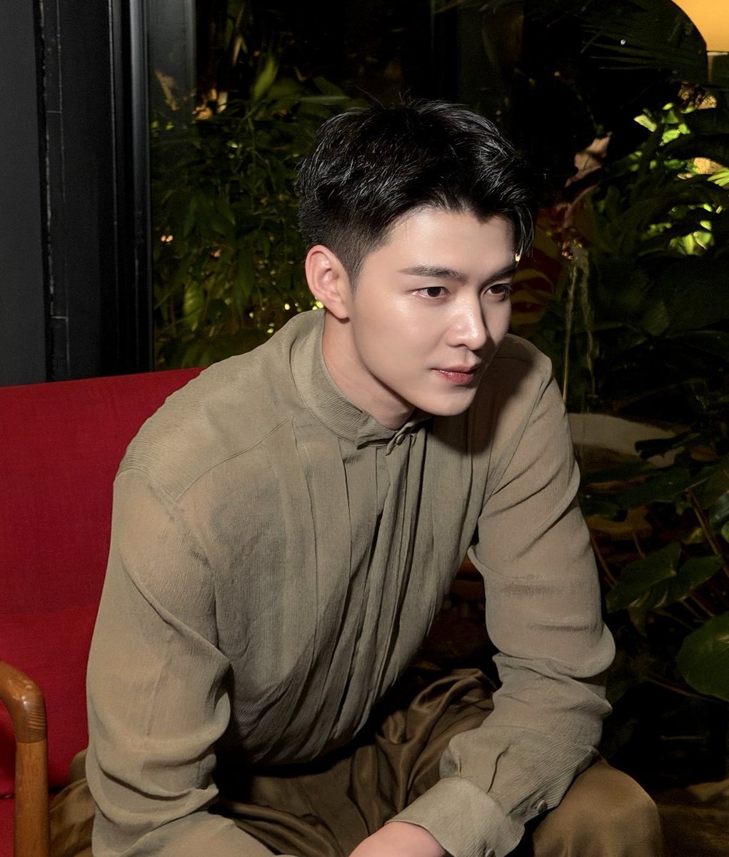 iambenka's tweet photo. MEEN WITH VALENTINO
#ValentinoInterferenze https://t.co/ZDBY6QPmJF