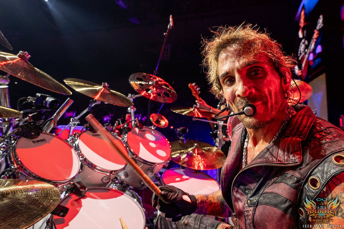 DeenTheDrummer's tweet photo. ‘Round and ‘round, CANADA 🇨🇦 Tonight we ride into Winnipeg🤘🏻 Who is coming to rule the night with us? 

📷 @ironmikesavoia https://t.co/cTMZPK2A7a