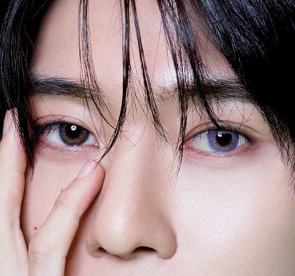 sionkkuma's tweet photo. sion running to bubble the second the concept photos dropped to tell czennie that one of his lenses is shaped like a heart…♡ https://t.co/KGndzjJppc