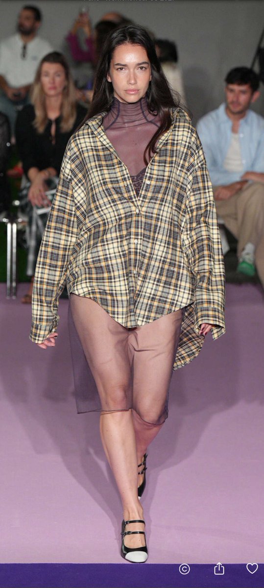 rrtechfashion's tweet photo. ester manas ss 27| paris https://t.co/cyD75HeoJ0