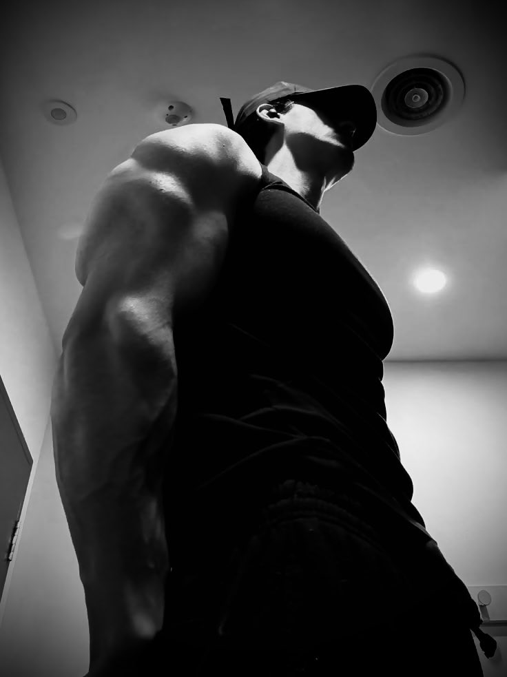 afzction's tweet photo. ㅤㅤ𝒞onheça-me. 🩸

— 𝒩ome : Logan D. Volkönsky. 
— 𝒜ltura : 2’10. 
— ℐdade : 38 anos. 
— 𝒮igno : Escorpião. 
— ℰstado 𝒞ivil : Solteiro.
— 𝒩acionalidade : Alemão. 
— 𝒮exualidade : Bissexual. 
— ℰstação favorita : Inverno. 
— 𝒞or favorita : Preto, vermelho e azul. https://t.co/2Fykf65QHO