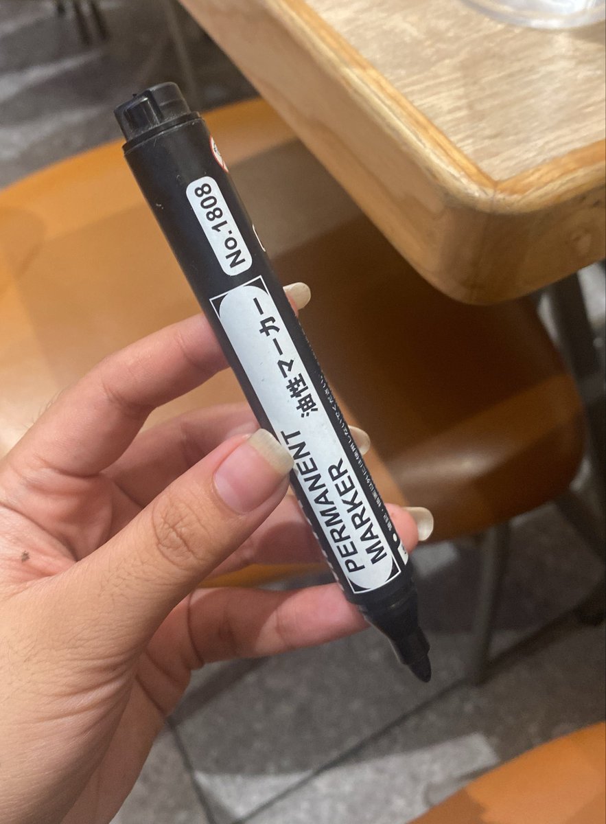 wilbey4u's tweet photo. Nakipagswappp pa ng pentelpen…. Kaninooo po to?? Hahshshs😭😭😭😭 https://t.co/Xh3PtDpGAl