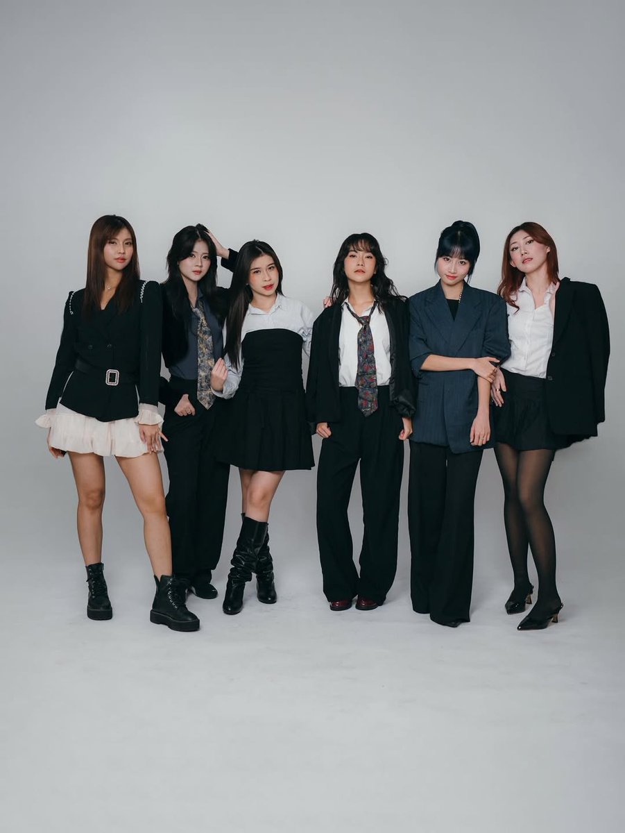 IbnuSabil2005's tweet photo. Happy 8th anniversary Generation 7.

#8thYearsLuckySeven #TheConstellationOfVII #EightYearsOfLight https://t.co/Bh8pMnrHrI