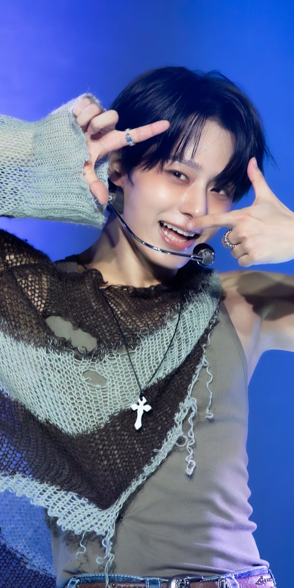 blue_moon_826's tweet photo. 260927 쇼! 인기 뮤직 카운트다운 뱅크

#원어스 #ONEUS #여환웅 #환웅 #HWANWOONG https://t.co/ICia99hSwl