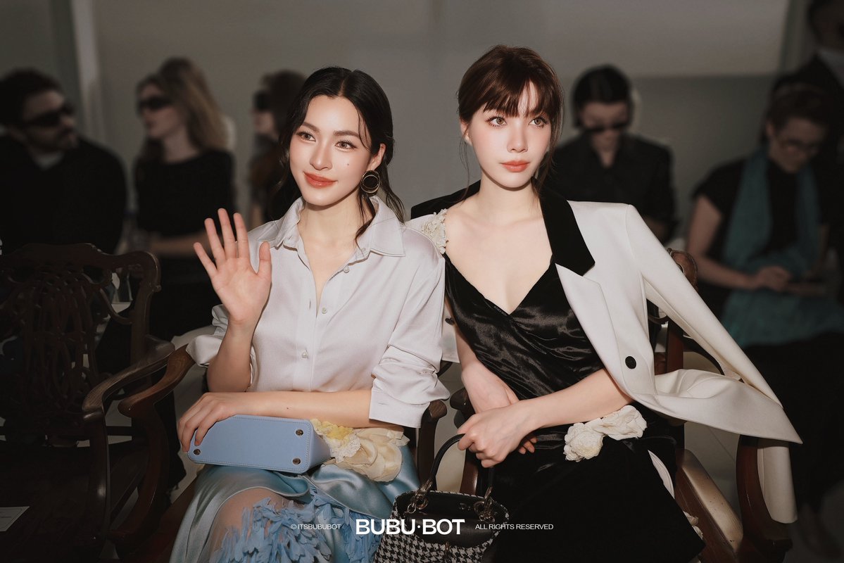 itsbububot's tweet photo. 092926 Dior👋

LINGORM BA DIOR AT PFW
#DiorSummer27xLingOrm
#LinglingKwong #OrmKornnaphat 
#LingOrm #Dior #DiorSummer27 #PFW https://t.co/xZBe9OQnoi