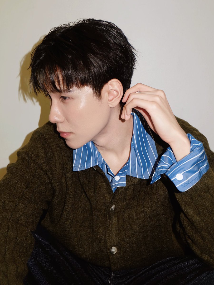 cherrychee's tweet photo. หล่ออันตรายยยยยมาก 🖤💙

HOST JUNIOR x LIVEHOUSE

#GMMTVLiveHouse
⋆𐙚₊(˶˃ ᵕ ˂˶) #Junniorrs #จูเนียร์ปณชัย ˚⊹♡ https://t.co/jHWRbyDDf3