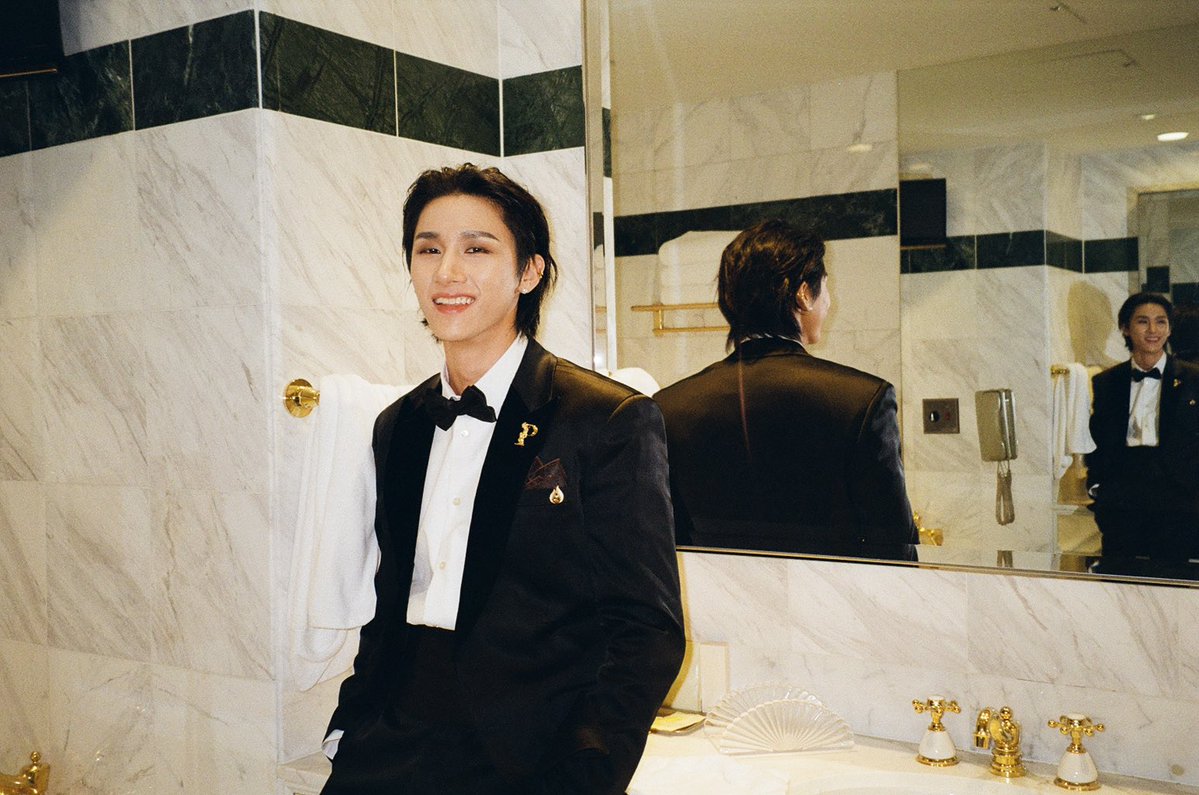 changkyunnyang's tweet photo. i am NEVER shutting up about this photo https://t.co/YEPz1EvLyj