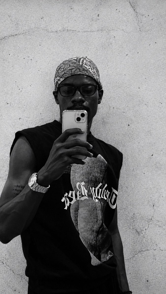 Thedanieloreofe's tweet photo. I wore this to 303 sometime ago https://t.co/SIO0VlYark