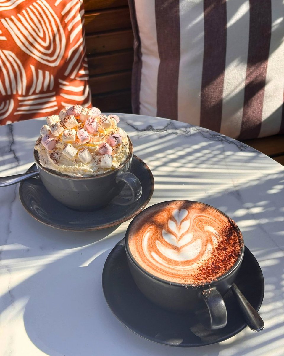 ProjectCoffeeUK's tweet photo. Craving chocolate? 🍫😋
Enjoy a delicious mocha or try our decadent hot chocolate! 
Made with responsibly sourced West African cocoa, suitable for vegetarians &amp; vegans too (let our baristas know to prepare with a non-dairy milk)
📍 #ProjectCoffee #tadpolegardenvillage #swindon https://t.co/JD7wt1cp1N