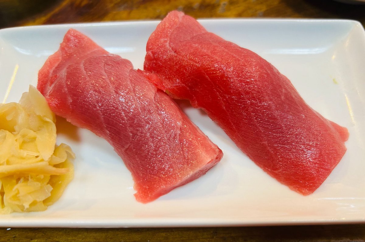 boomeru33's tweet photo. お気に入りのお店でお友達と夜ごはん🍻
お刺身も寿司もフライも何食べても美味しいから好き😋 https://t.co/w3V5vUghZj