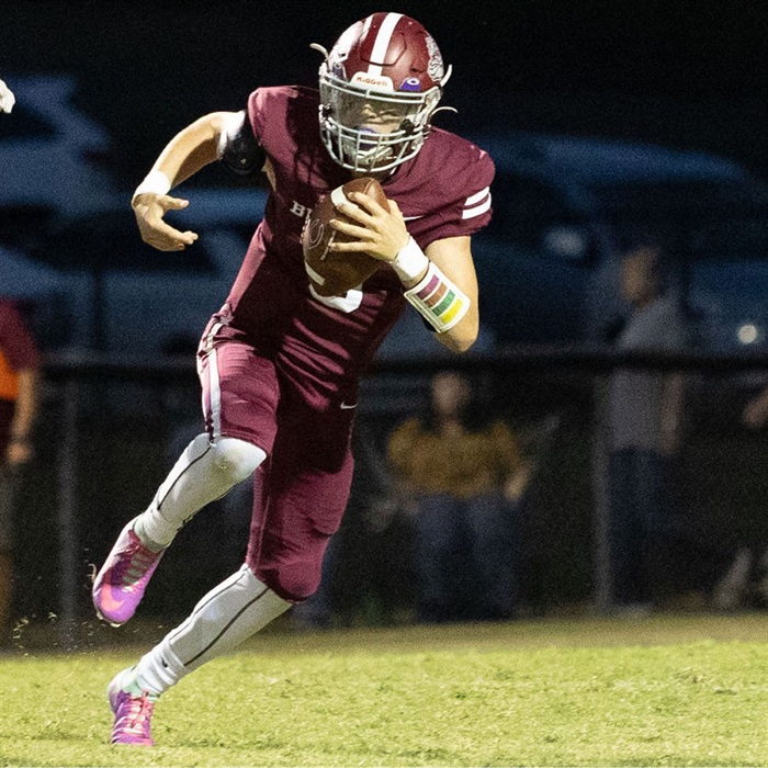 CSmithScout's tweet photo. Week Six Stat Stuffers ....#PRZTN

@JACKSON_M_SMITH - 16-16 passing for 347 yds &amp; 5 TD’s (28 yds rushing, 1 TD)

@VinceBryant_21 - 17 carr. for 210 yds &amp; 4 TD’s

@KendrickTears18 - 5 rec. for 159 yds &amp; 2 TD’s

@Dak_Lumm55 - 8 tcks, 2 TFL &amp; 1 sack

#CSS  #TNHSFB https://t.co/P1Ikv26qC7