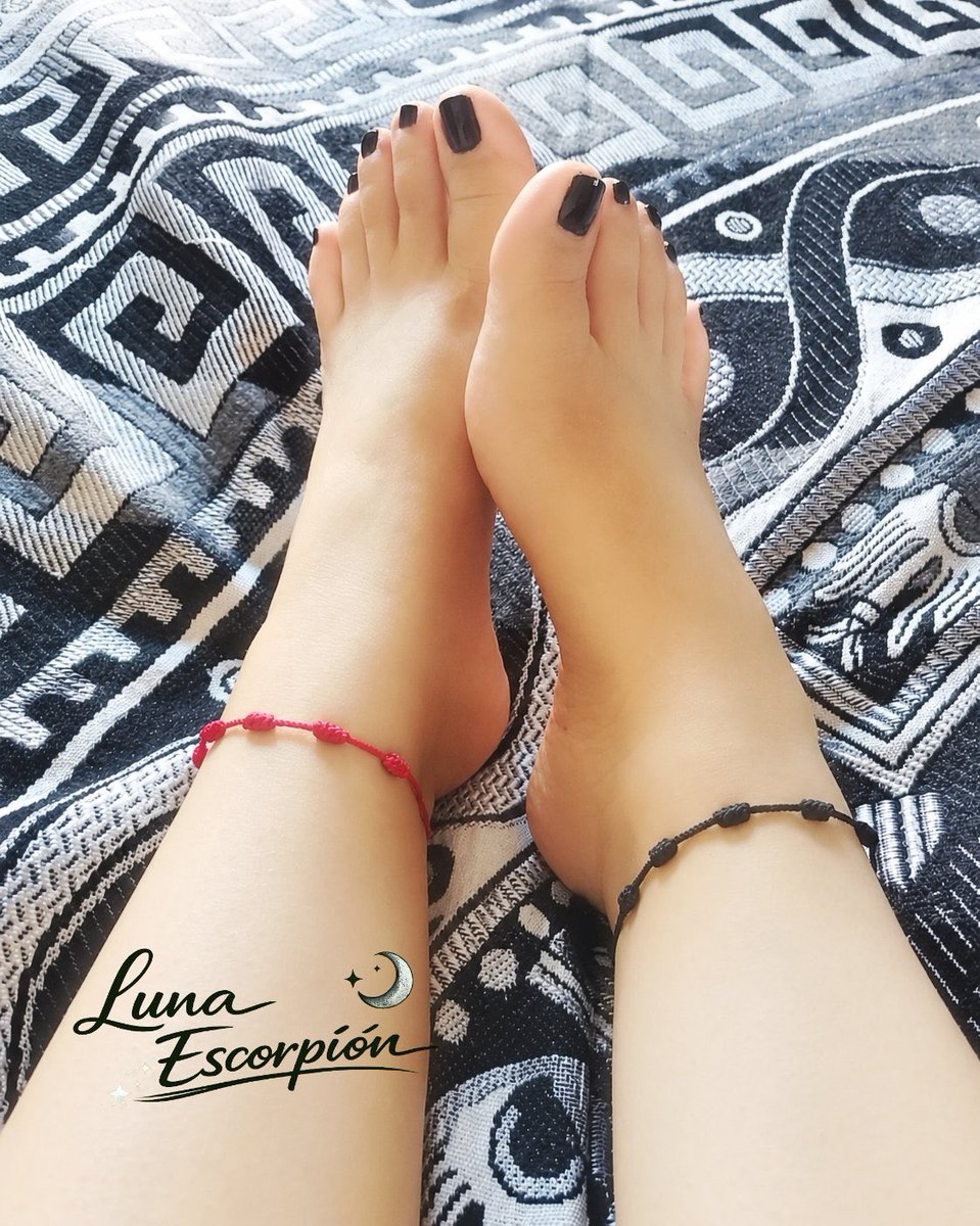 Love_cute_toes's tweet photo. #footmodels #beautifulfeet #pieshermosos #prettytoes #mouthwateringtoes #footfetish  #marvelousfeet #toerings #anklebracelets #piesdescalzos #flipflops #heels #ZoomIn #CloseUp #HappyToesday 

@lunaescorpion27 🌙🦂🖤 https://t.co/pc6kZrLnGG