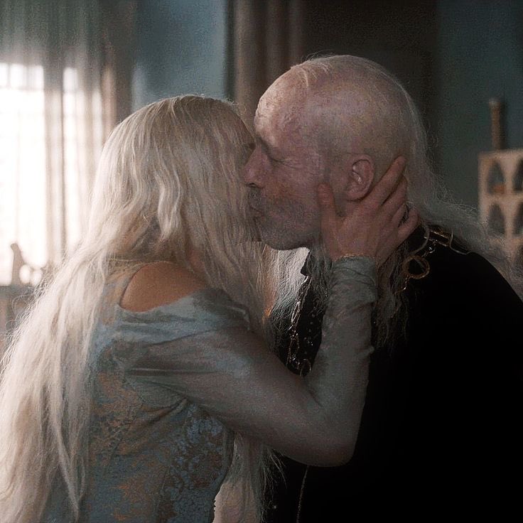 RhaenyraTruther's tweet photo. “You never love anything in the world the way you love your first child.” https://t.co/TPqTj4HYvW