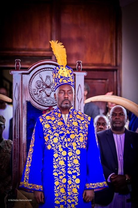 princeSharif30's tweet photo. History in Tooro Kingdom today. 👑🇺🇬

Edward Rukidi Nyabongo I has officially been crowned the 13th Omusinga of Tooro.

A new chapter begins. 👑 https://t.co/VmEblQrg6X